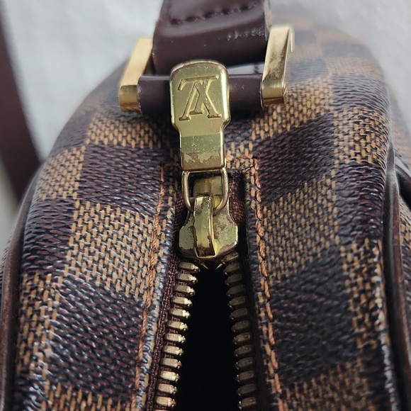 Louis Vuttion Damier Ebene Ipanima Bag - Picture 5 of 10